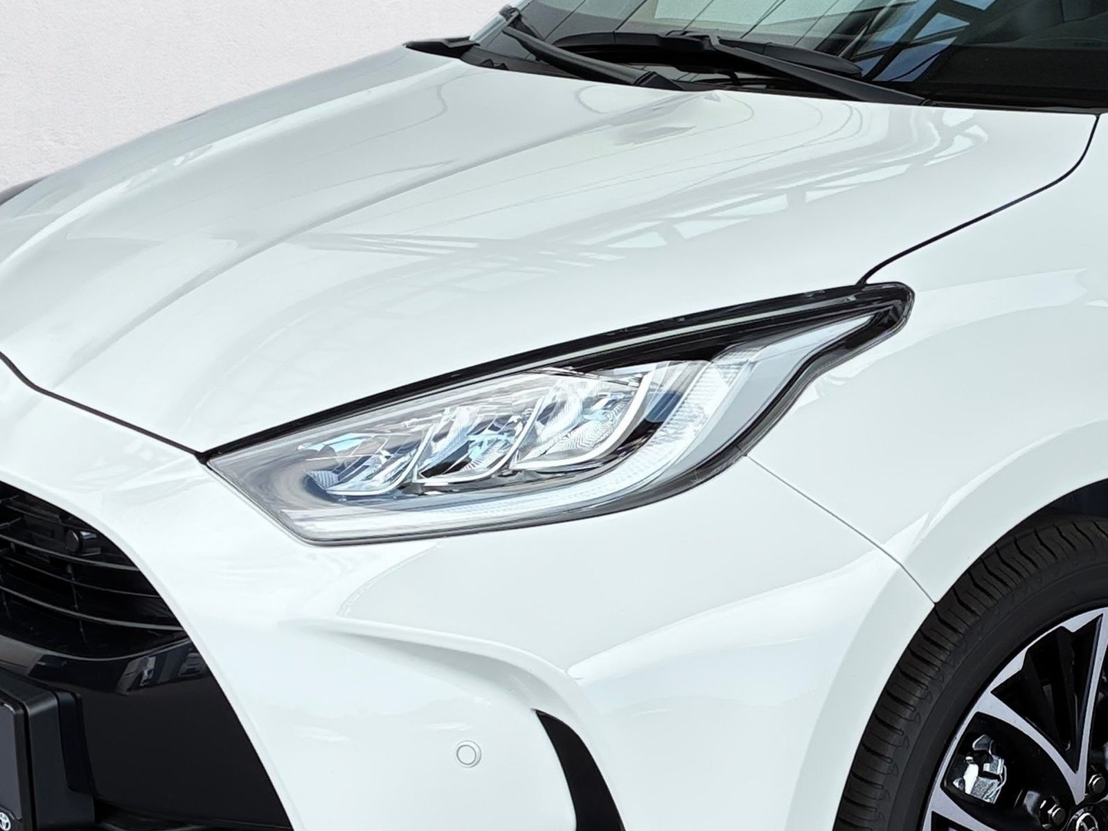 Fahrzeugabbildung Toyota Yaris 1.5 Teamplayer Kamera,LED,Matrix,ACC,PDC