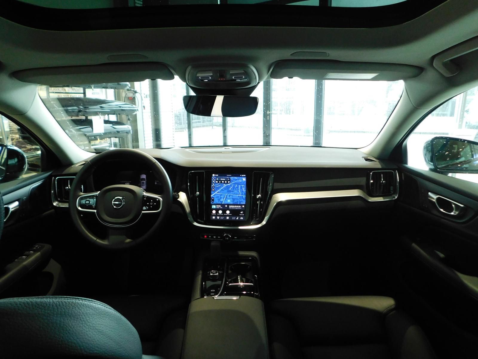 Fahrzeugabbildung Volvo V60 T6 AWD Plus Dark