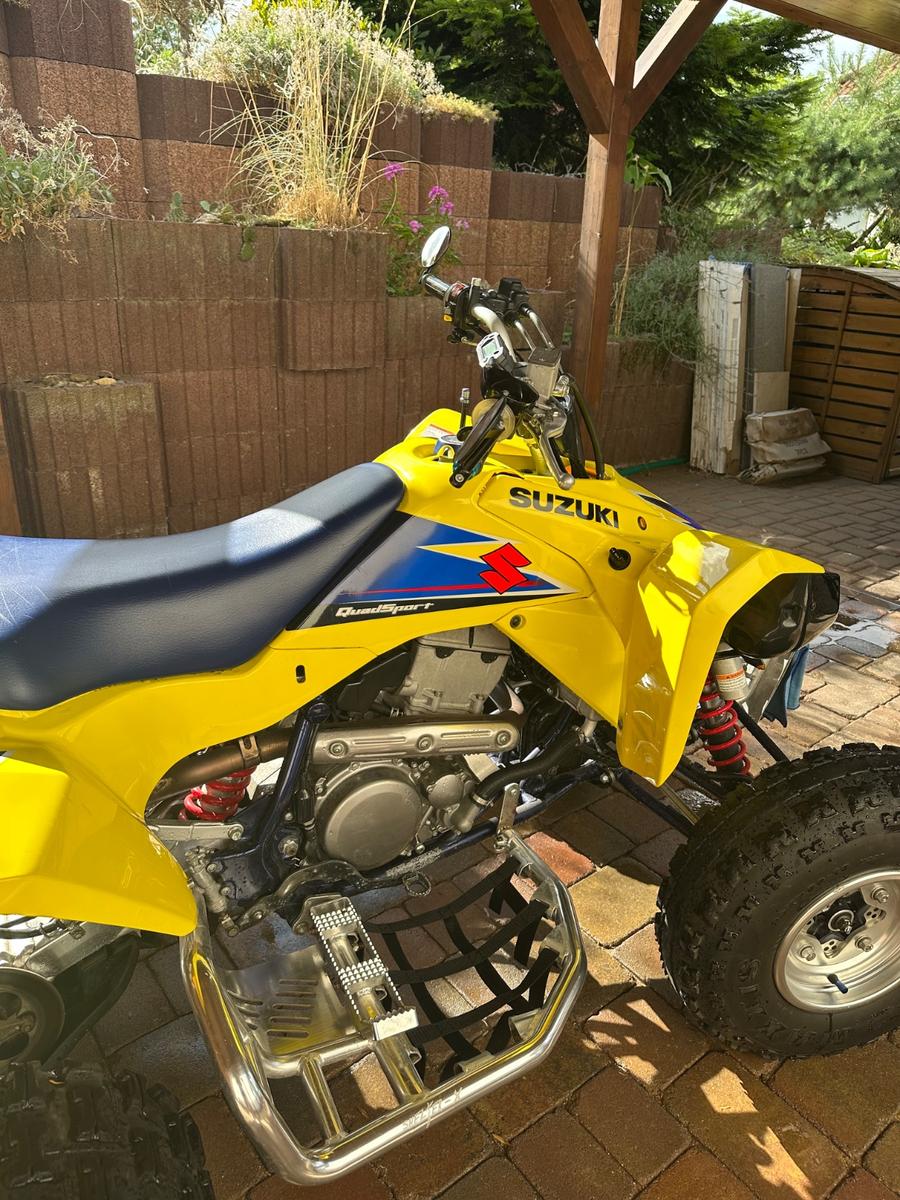 Suzuki  2009 — салон
