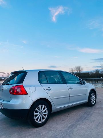 Volkswagen VW GOLF 5  1,6 TSI  WENIG KM