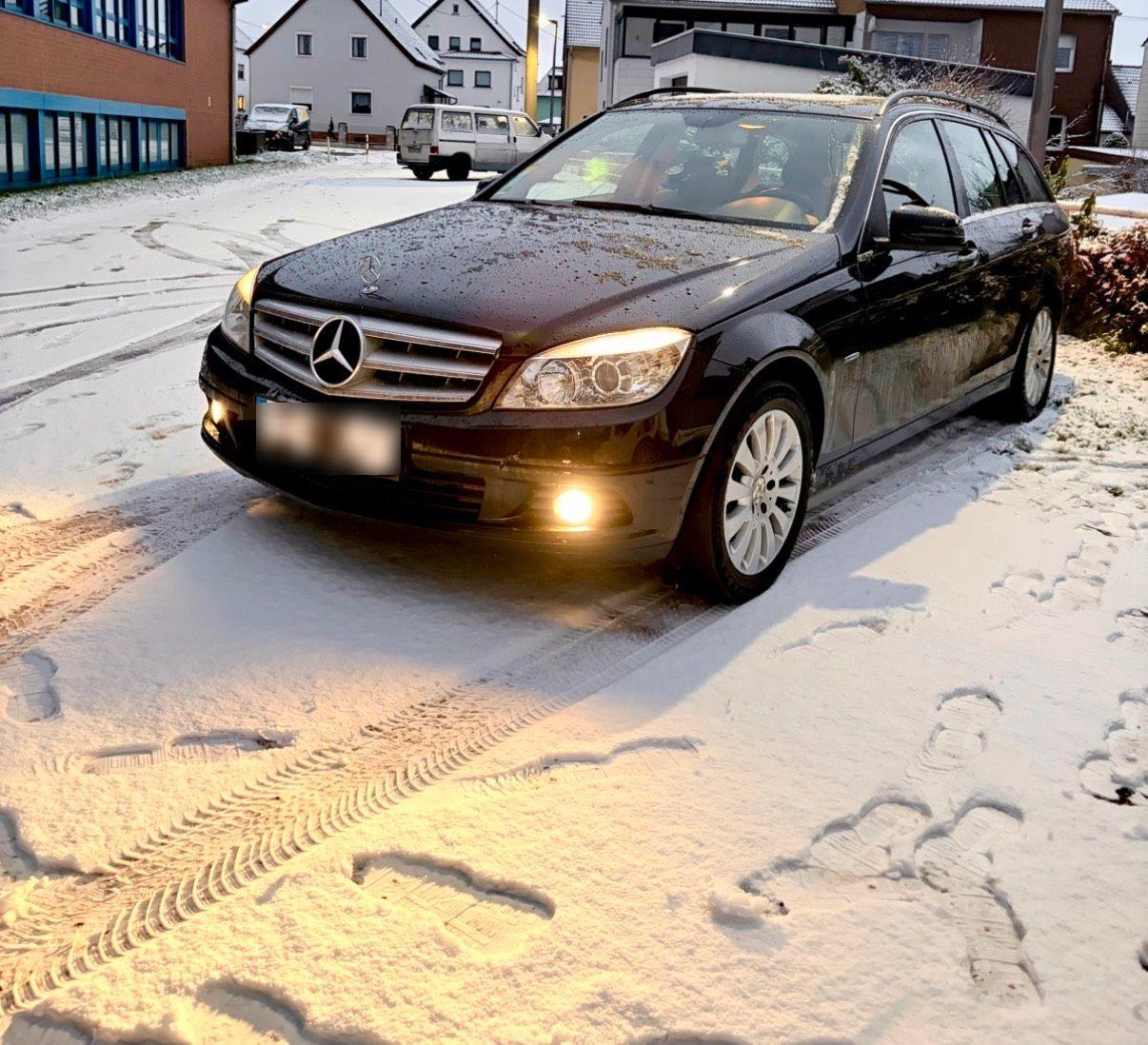 Mercedes-Benz C180 2009 — photo 11