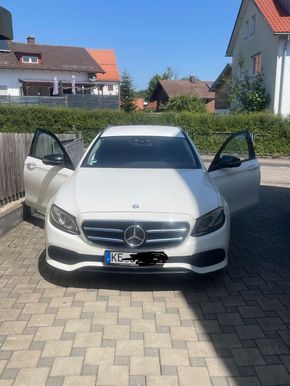 Image of Mercedes-Benz 220