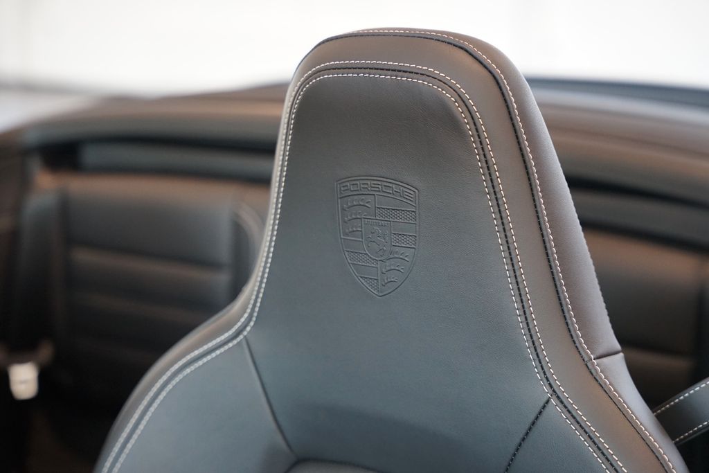 PORSCHE 992.2 Carrera GTS Cabriolet | InnoDrive | Carbon PORSCHE 992.2 Carrera GTS Cabriolet | InnoDrive | Carbon
