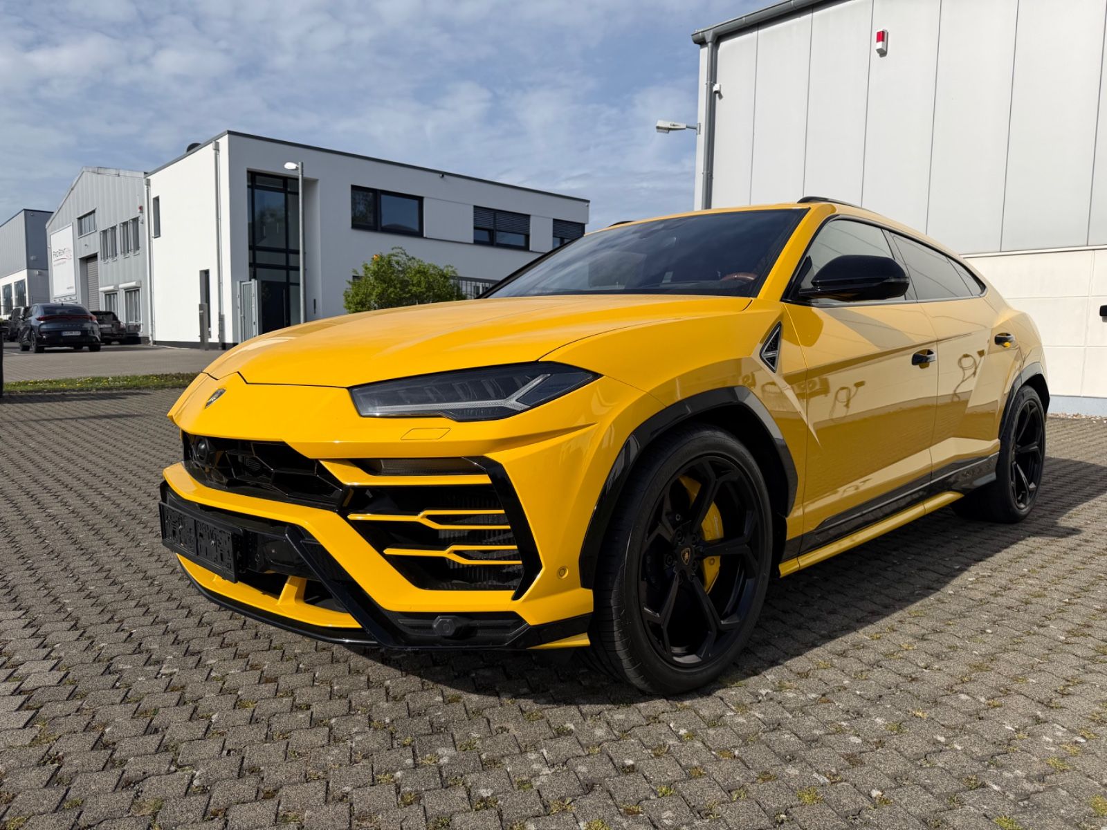LAMBORGHINI Urus