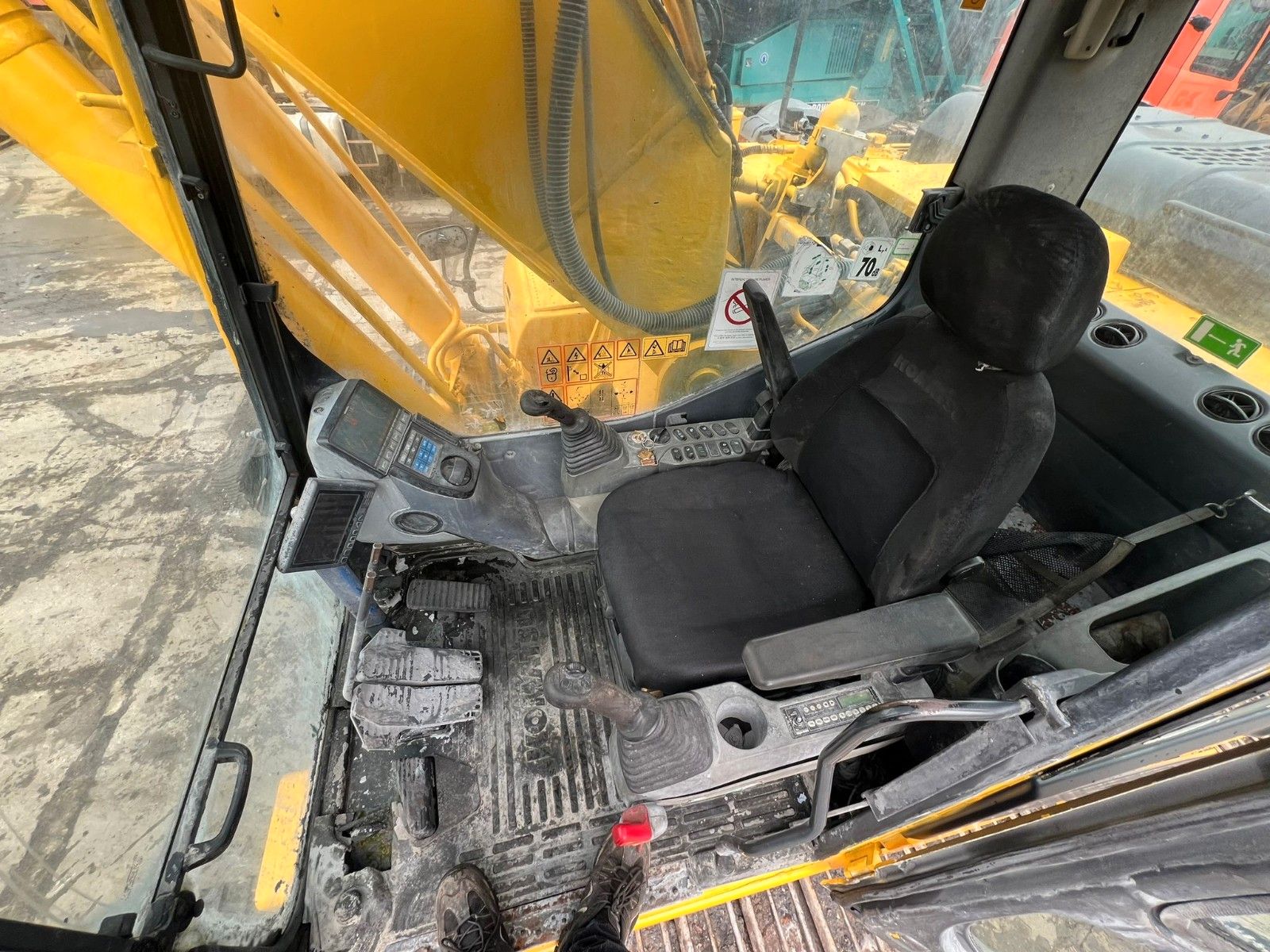 Fahrzeugabbildung Komatsu PC 240 LC-8 /Hammerleitung/ AC /