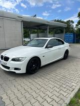 BMW 330i Coupé - M-Sport-Paket ab Werk - BMW 330 aus 2009: 330i