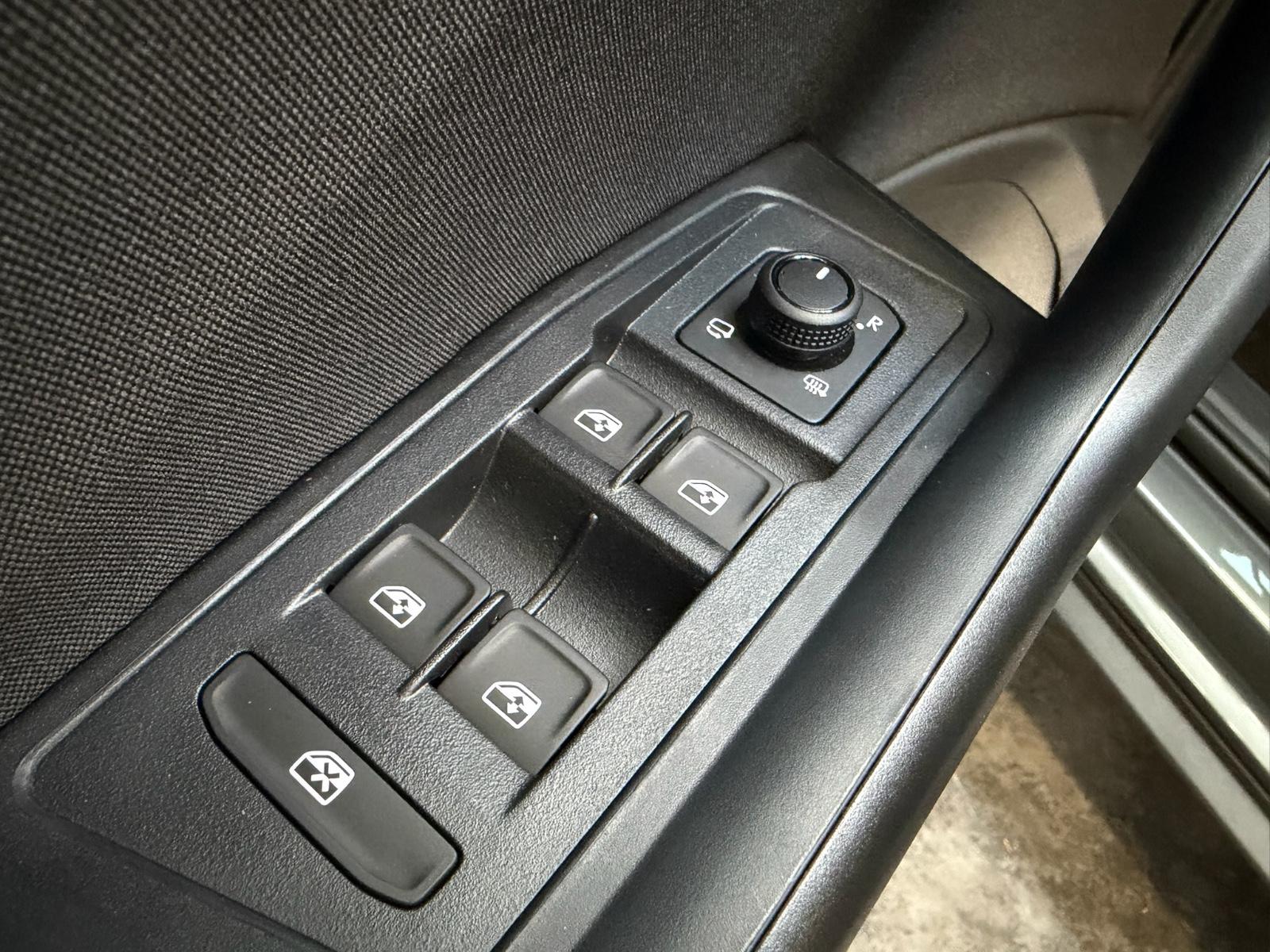 Volkswagen T-Roc 1.5TSI Limited#DSG#SHZ#AHK#ACC#LED#Keyless