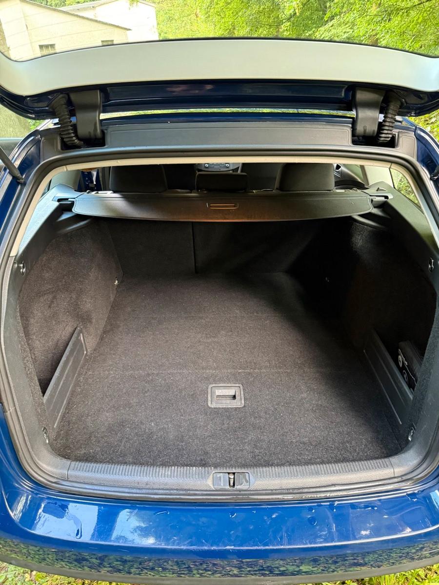 Volkswagen Passat 2009 — photo 14