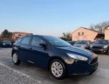 Ford Focus Lim. Ambiente Sportsitze Sport Lenkrad - Ford Focus Ambiente mit Benzin-Antrieb