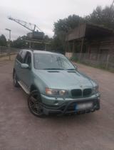 BMW ALPINA X5 E53 RECHLENKER - BMW X5 aus 2002 mit Diesel-Antrieb