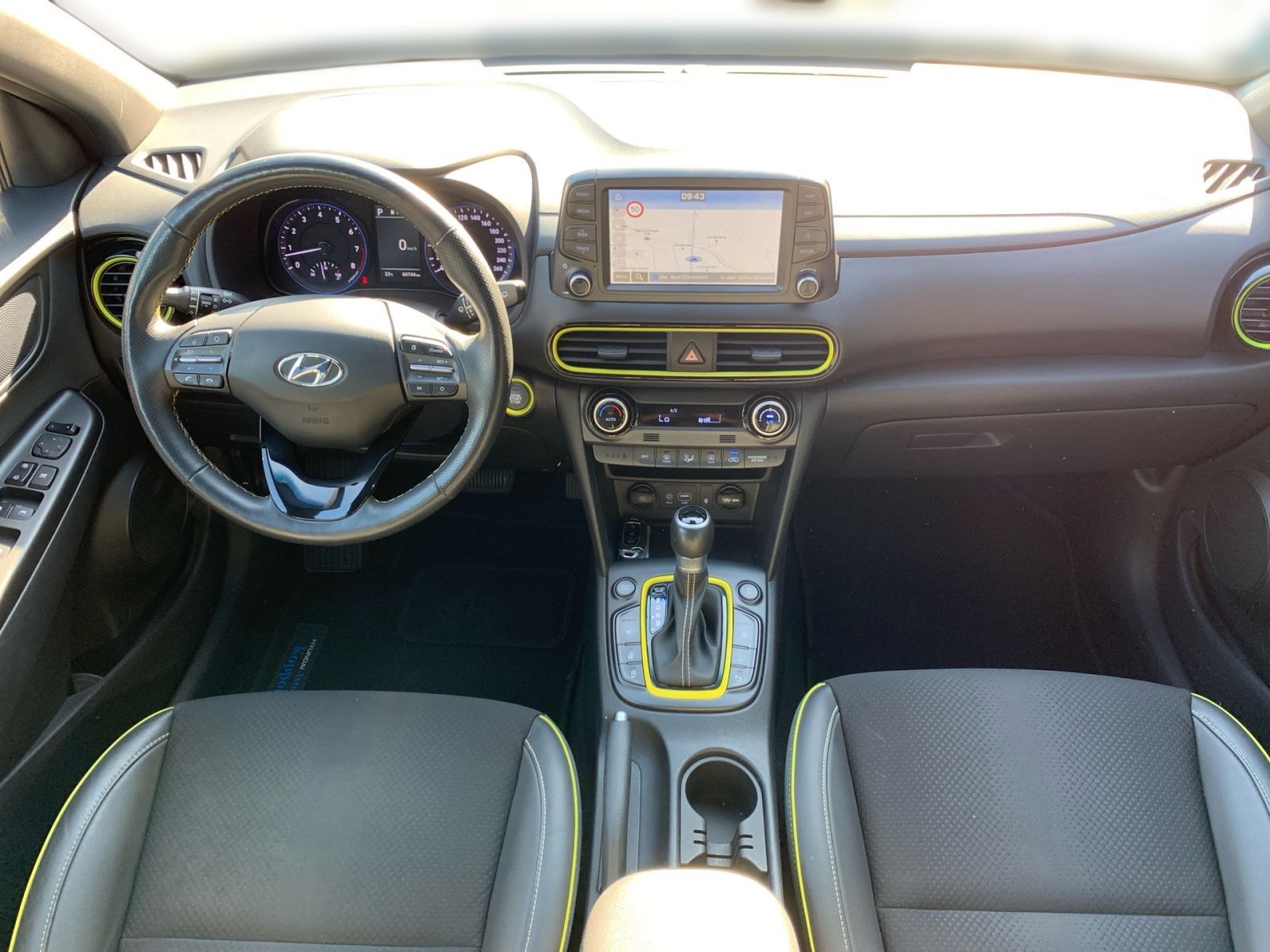 Fahrzeugabbildung Hyundai Kona 1.6 T-GDI Style 4WD Automatik Navi LED