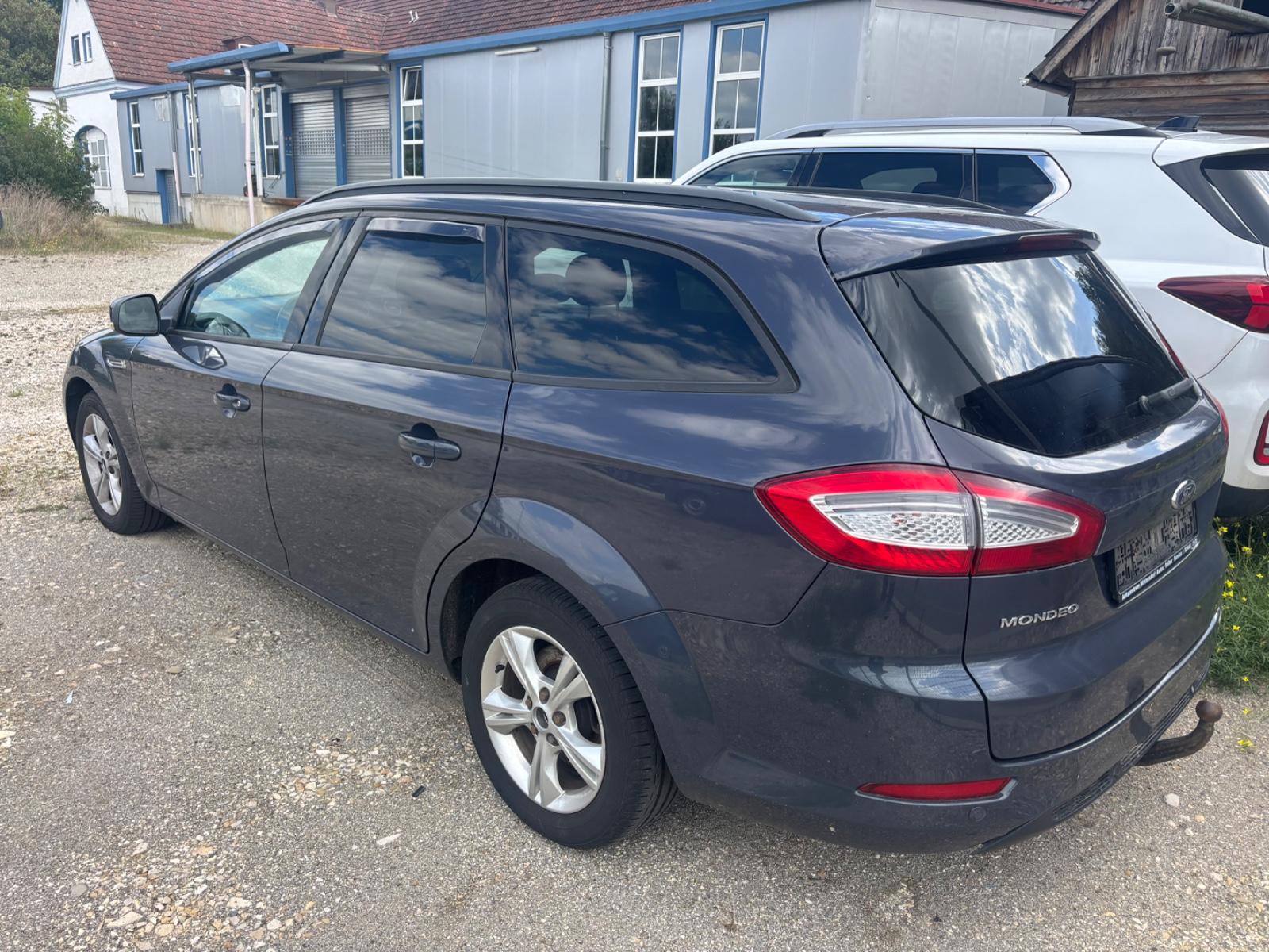 Ford Mondeo 2012 — салон