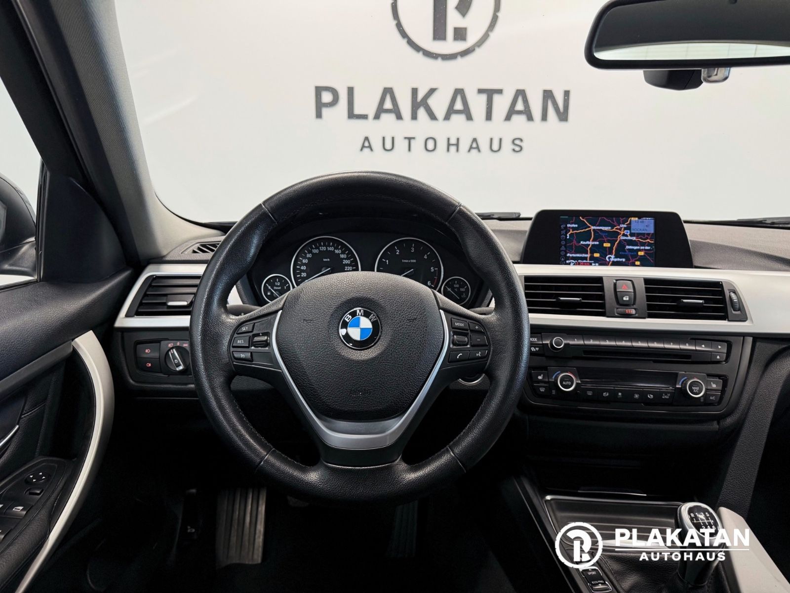 Fahrzeugabbildung BMW 318d Touring Leder Navi Bi-Xenon