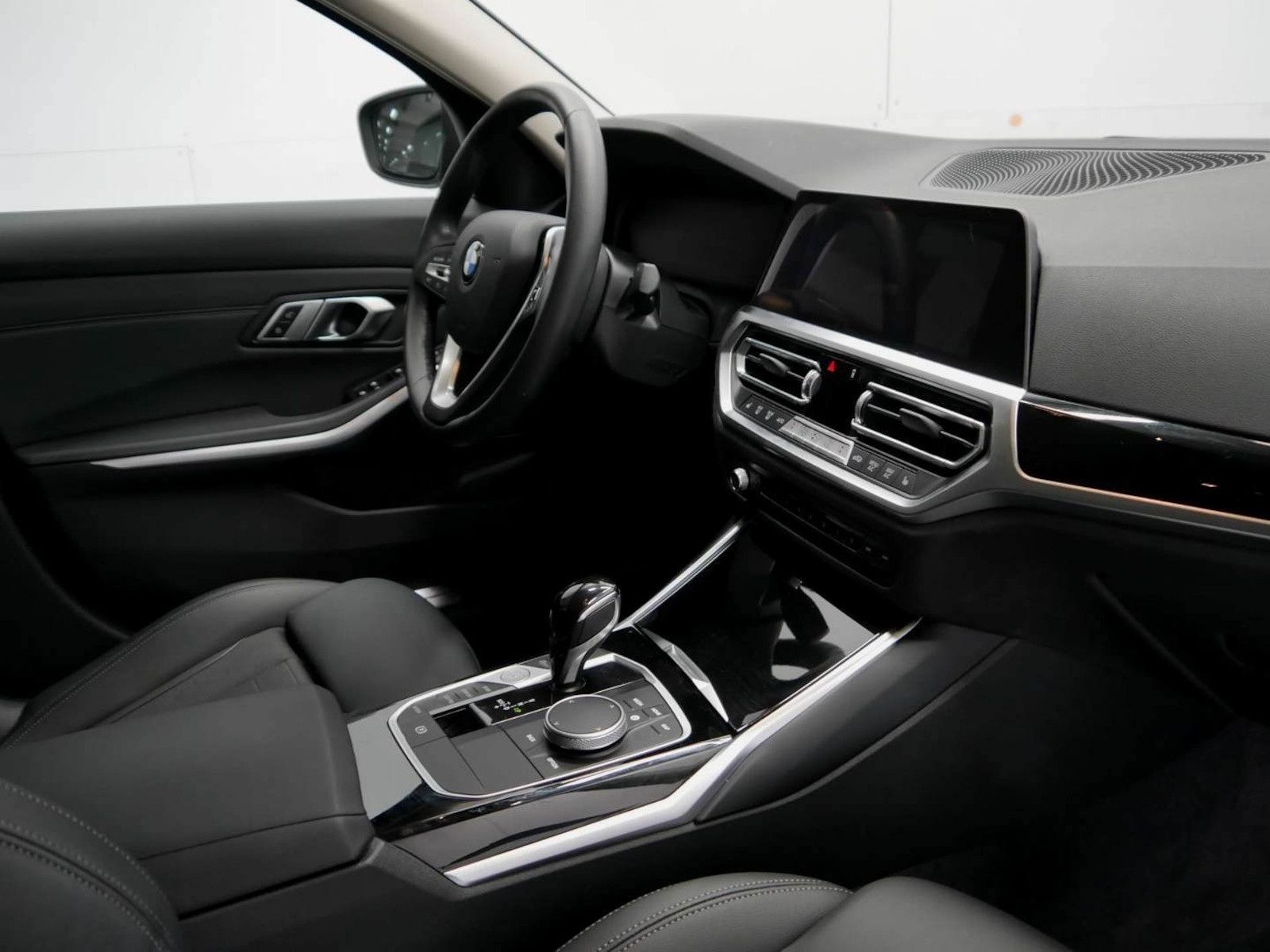 BMW 318i Sport Line Autom. LED Sound AmbienteLicht foto 6