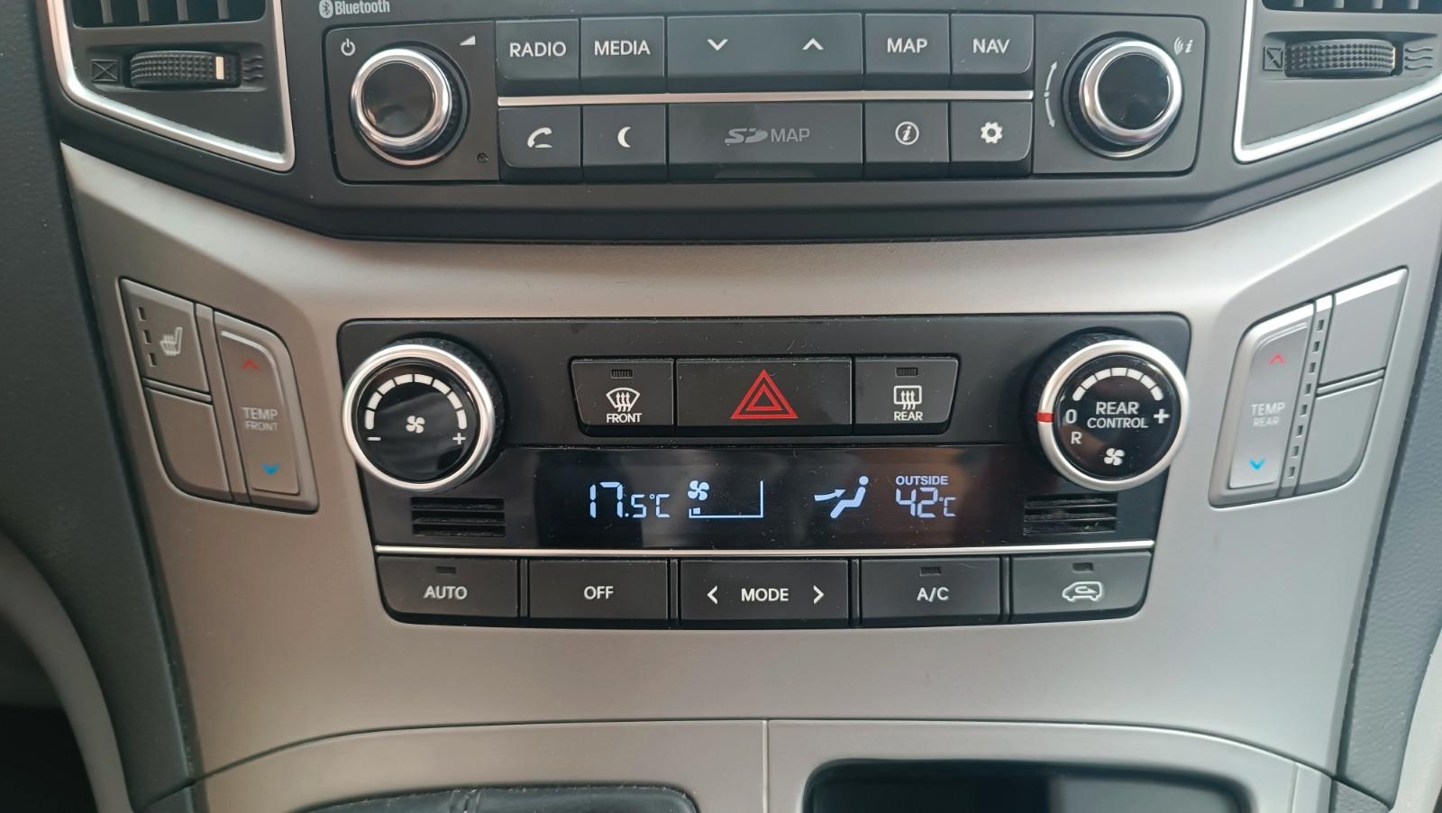 Hyundai H-1 8-Sitze 
