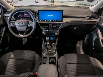 Ford Focus Turnier 1.0 EcoBoost Titanium Edition Navi