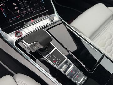 2024 AUDI RS6 — миниатюра 12