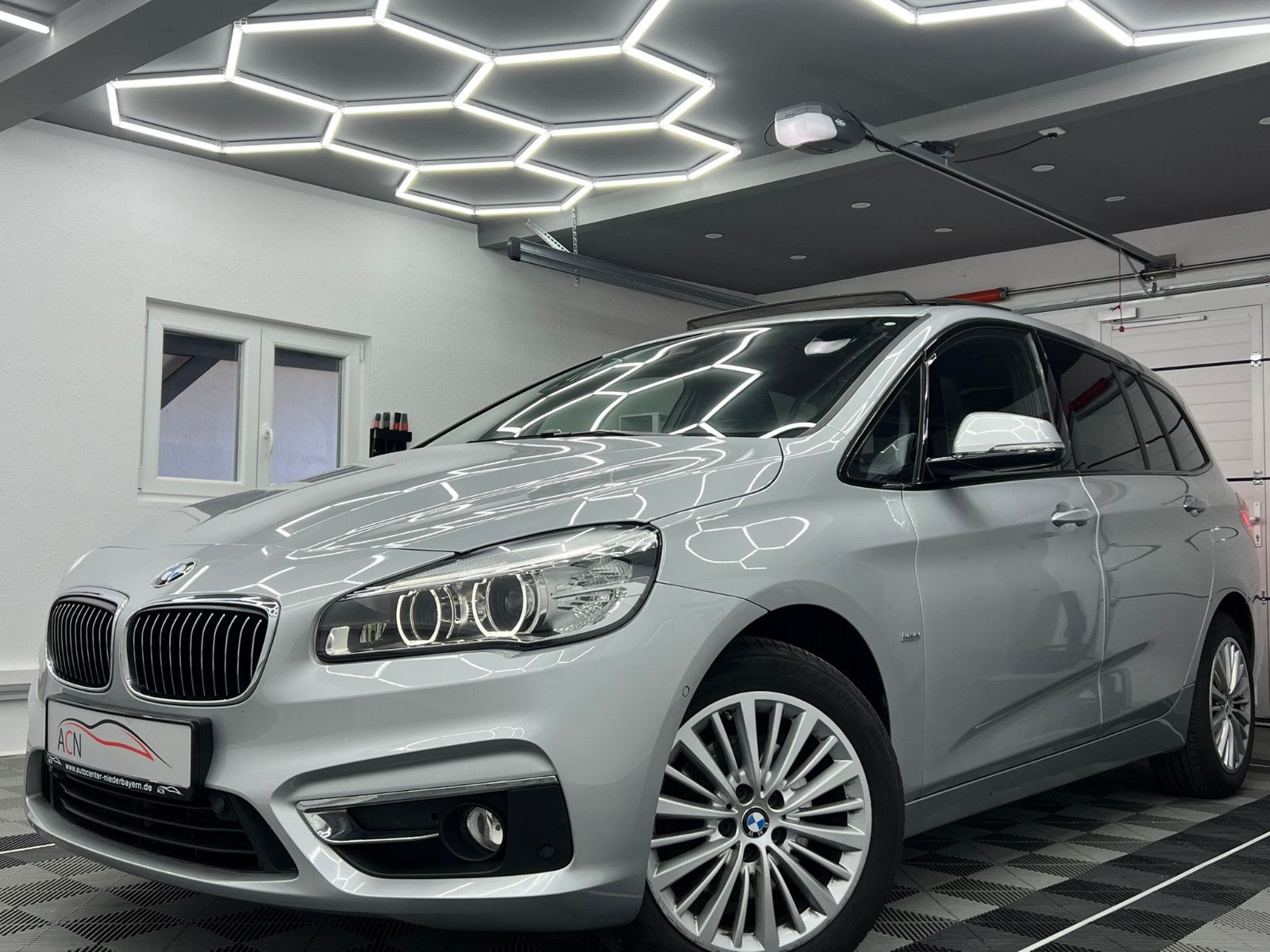 Fahrzeugabbildung BMW 218 d Gran Tourer LUXURY Line/PANO/LED/7-SITZER