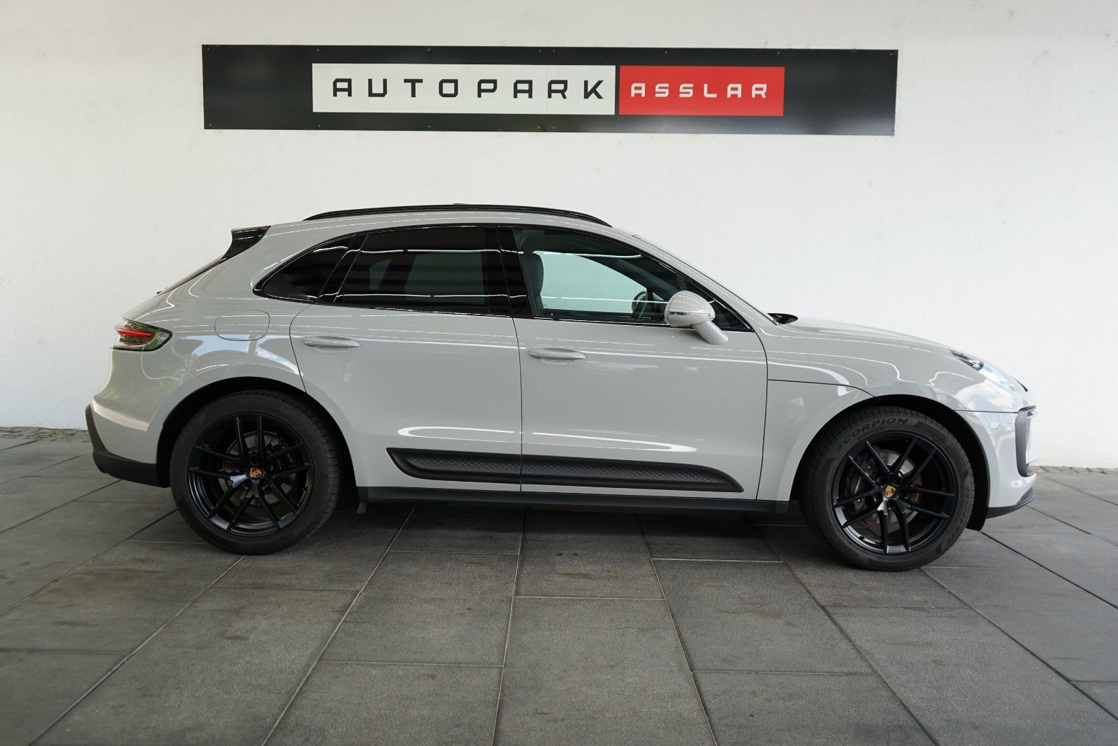 PORSCHE Macan 2.0/Kreide/Luft/Pano/Kamera/14W/ACC/21z