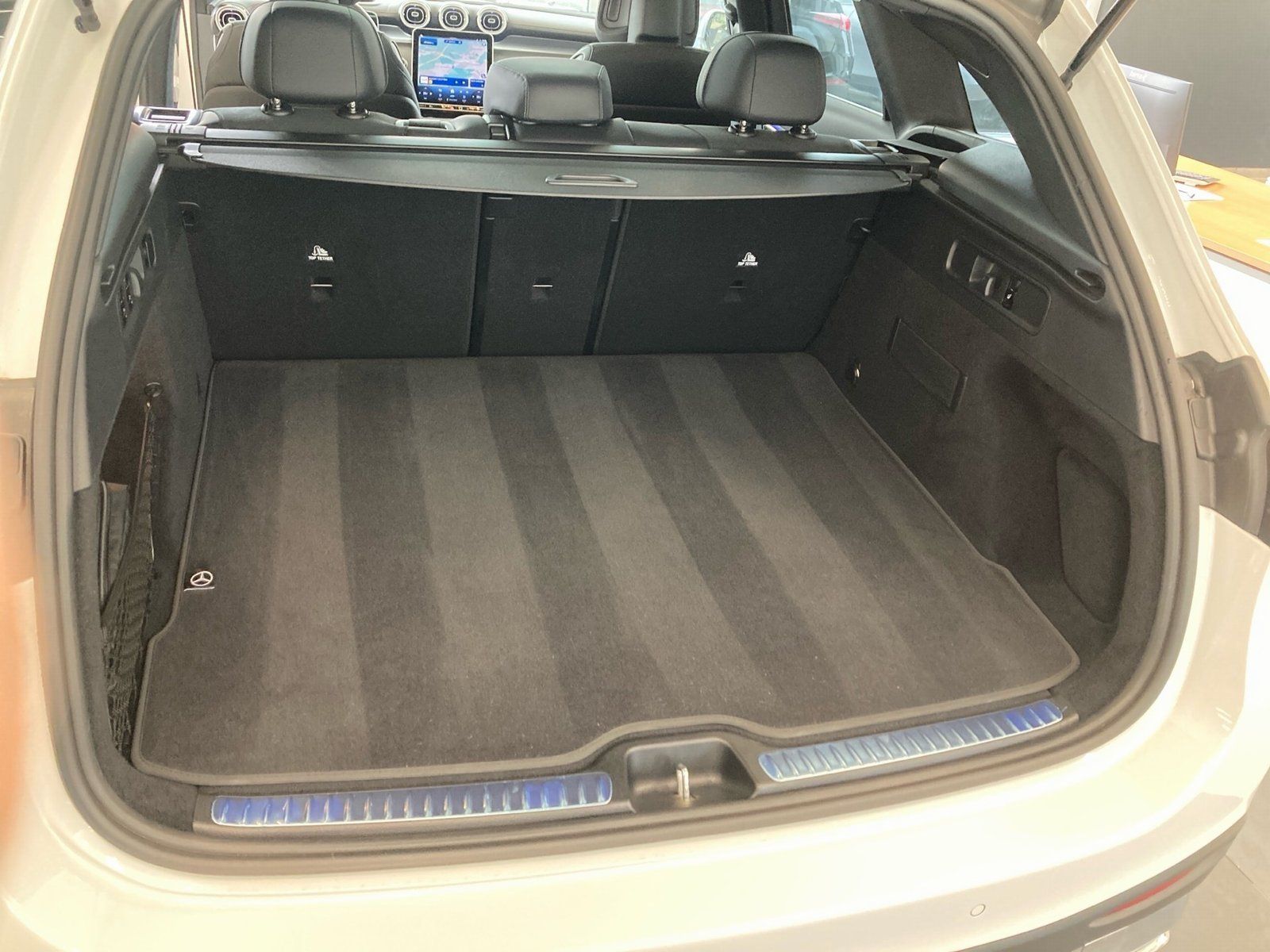 Fahrzeugabbildung Mercedes-Benz GLC 300 4M AMG Plus*Airmatic*HUD*Pano*Distro*360