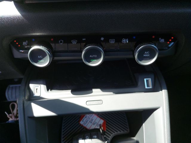 Citroën C4 Max PT130 AT °HUD°Navi°Leder°360°RFK°LED°SHZ°