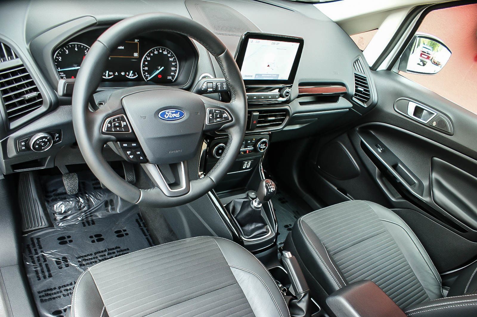 Fahrzeugabbildung Ford EcoSport 10 Titanium EcoBoost RENTNERBESITZ B&O