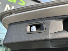 Fahrzeugabbildung Mercedes-Benz E 220d T Avantgarde SHZ AHK LED Widescreen Night
