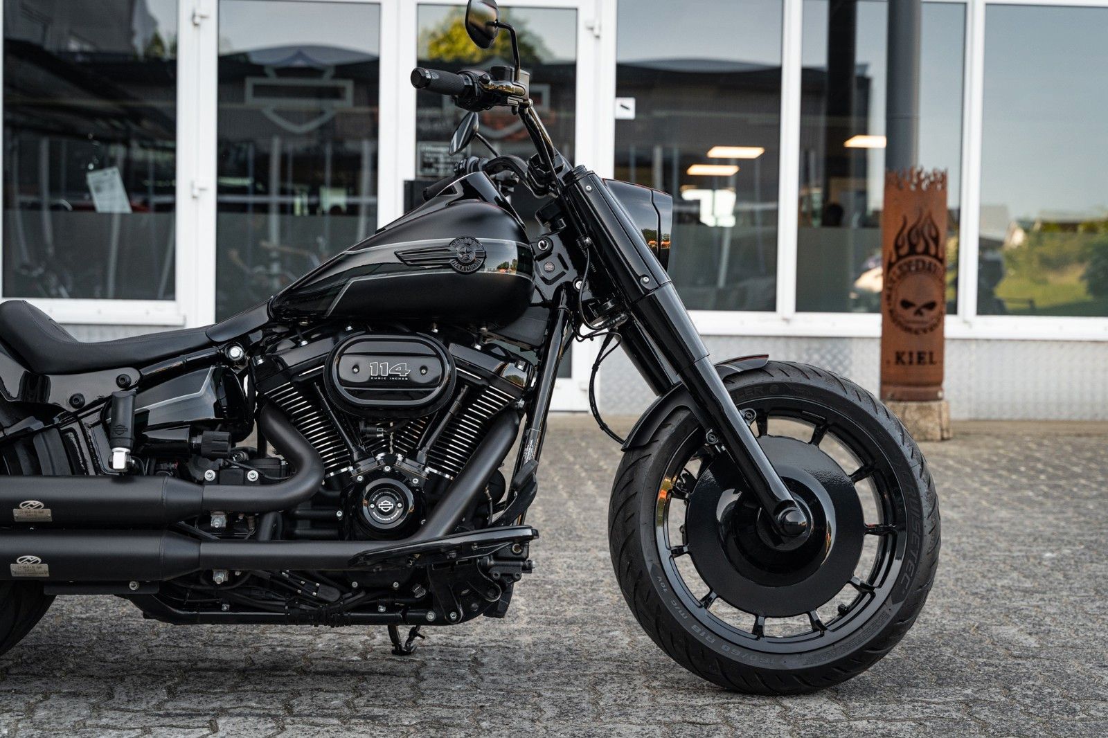Fahrzeugabbildung Harley-Davidson DARK FAT BOY FLFBS 114 MY23 -JEKILL&HYDE-