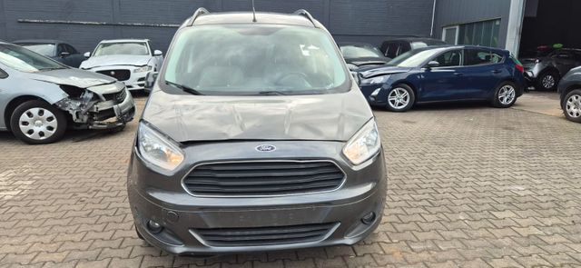 Ford Tourneo Courier Titanium