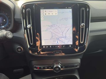 Volvo XC40 Plus Dark 2WD