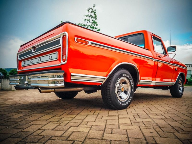 Fahrzeugabbildung Ford F 100 1976 V8 Shortbed