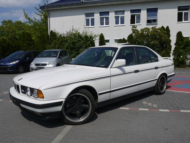 BMW 525 Lim. Zender