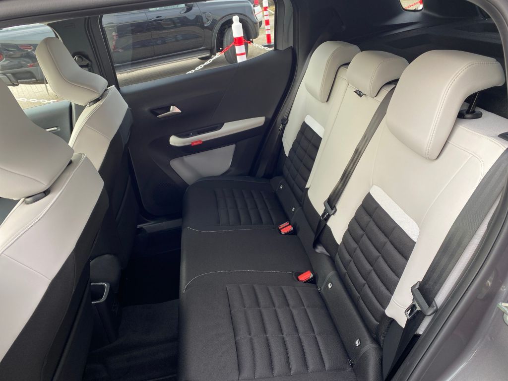 Fahrzeugabbildung Citroën C3 Aircross Turbo 100 PLUS *Winterpaket*Cam*CP*