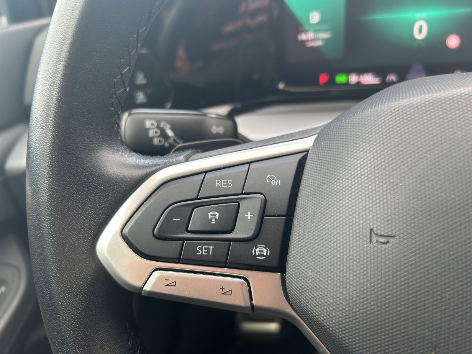 Fahrzeugabbildung Volkswagen Golf VIII Variant Active eTSI LED Navi ACC
