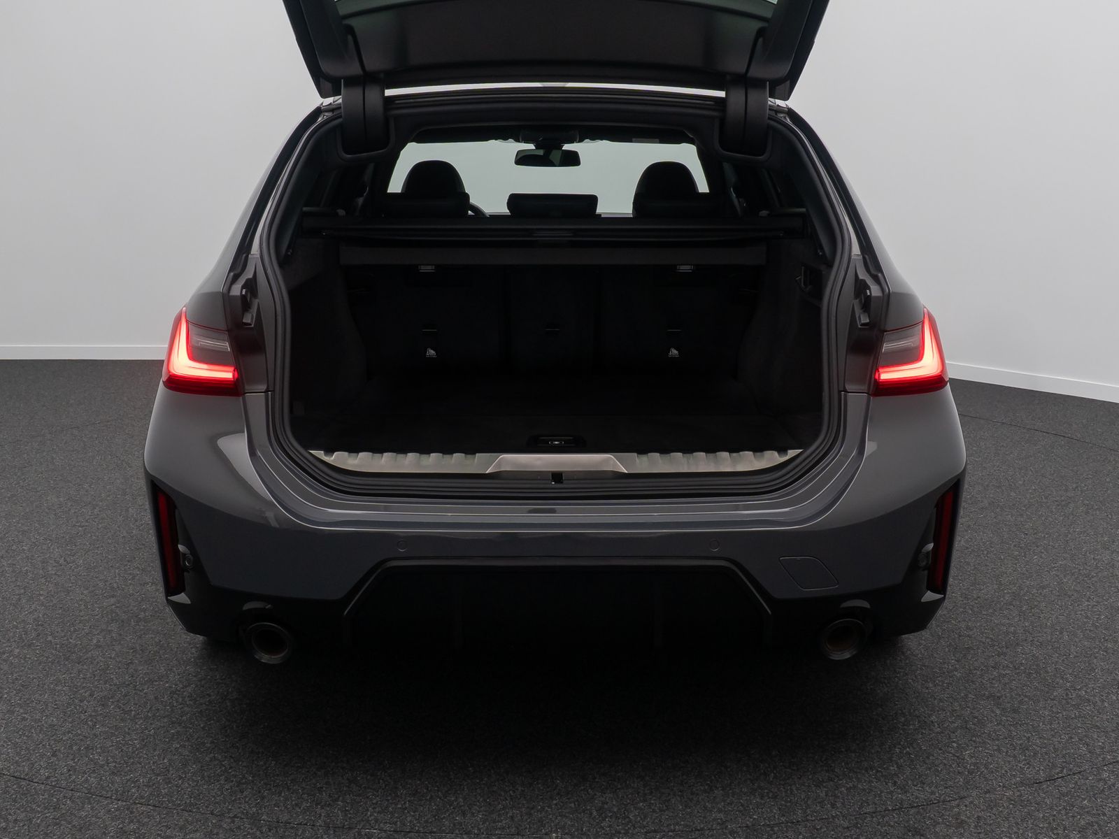 Fahrzeugabbildung BMW 330e M Sport DAB FernlichtAs HiFi Cockpit+19Zoll