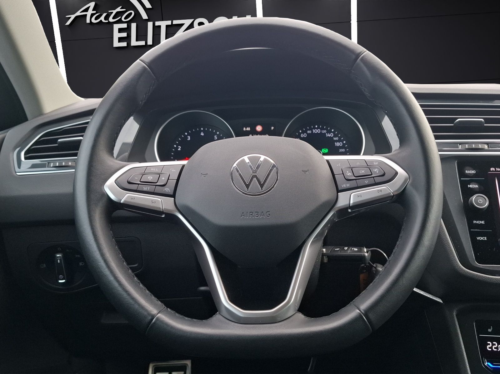 Fahrzeugabbildung Volkswagen Tiguan TSI Active DSG LED Navi ACC RFK SH 18"