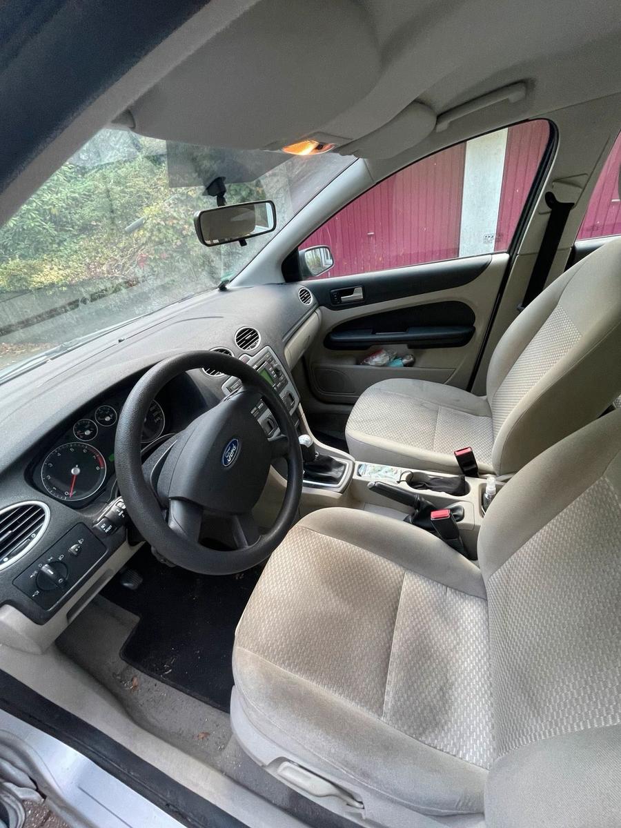 Ford Focus 2005 — photo 9