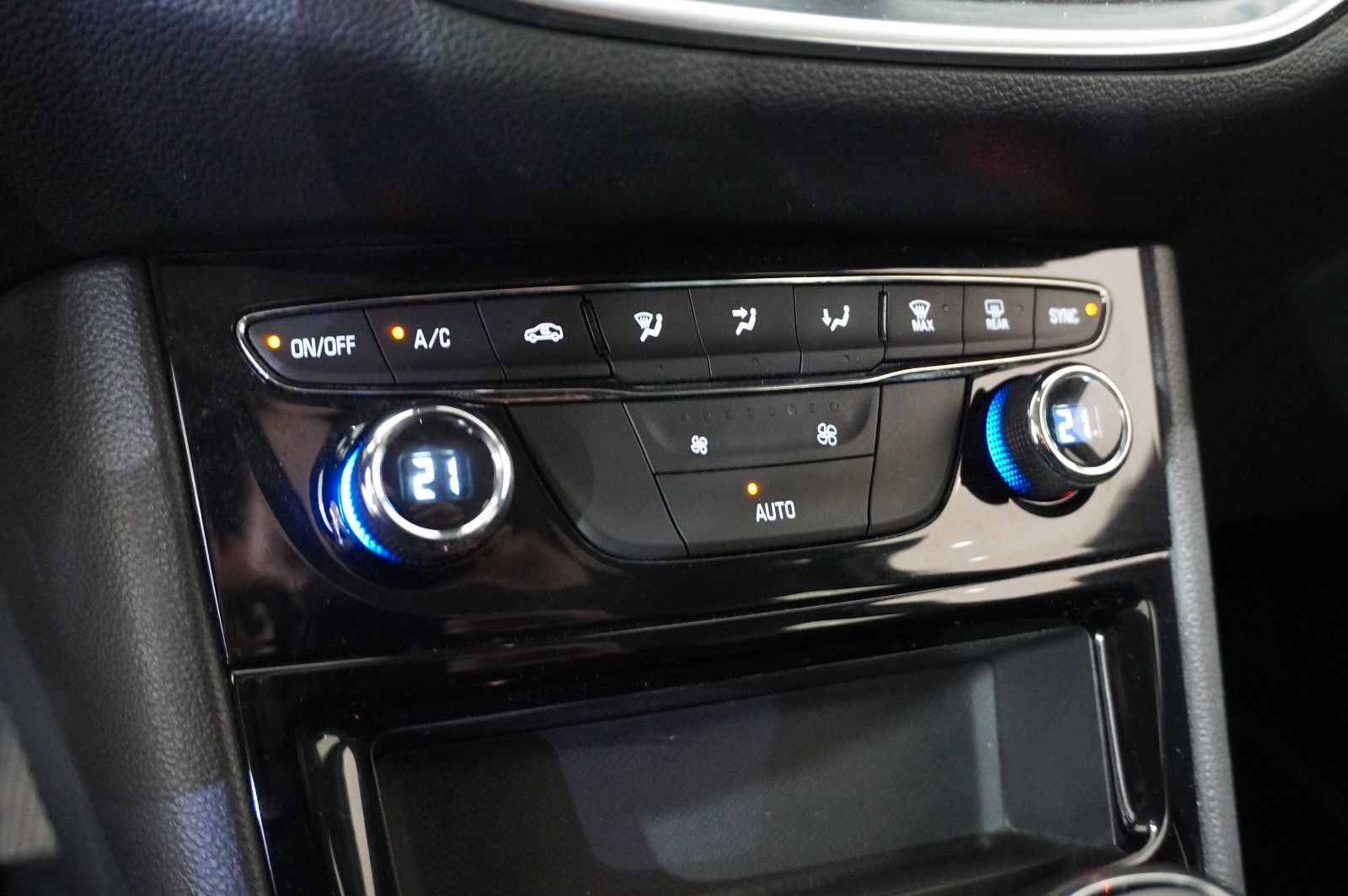 Fahrzeugabbildung Opel Astra K ST 1.5D ELEGANCE  LED/NAVI/PDC/KAM/ALU