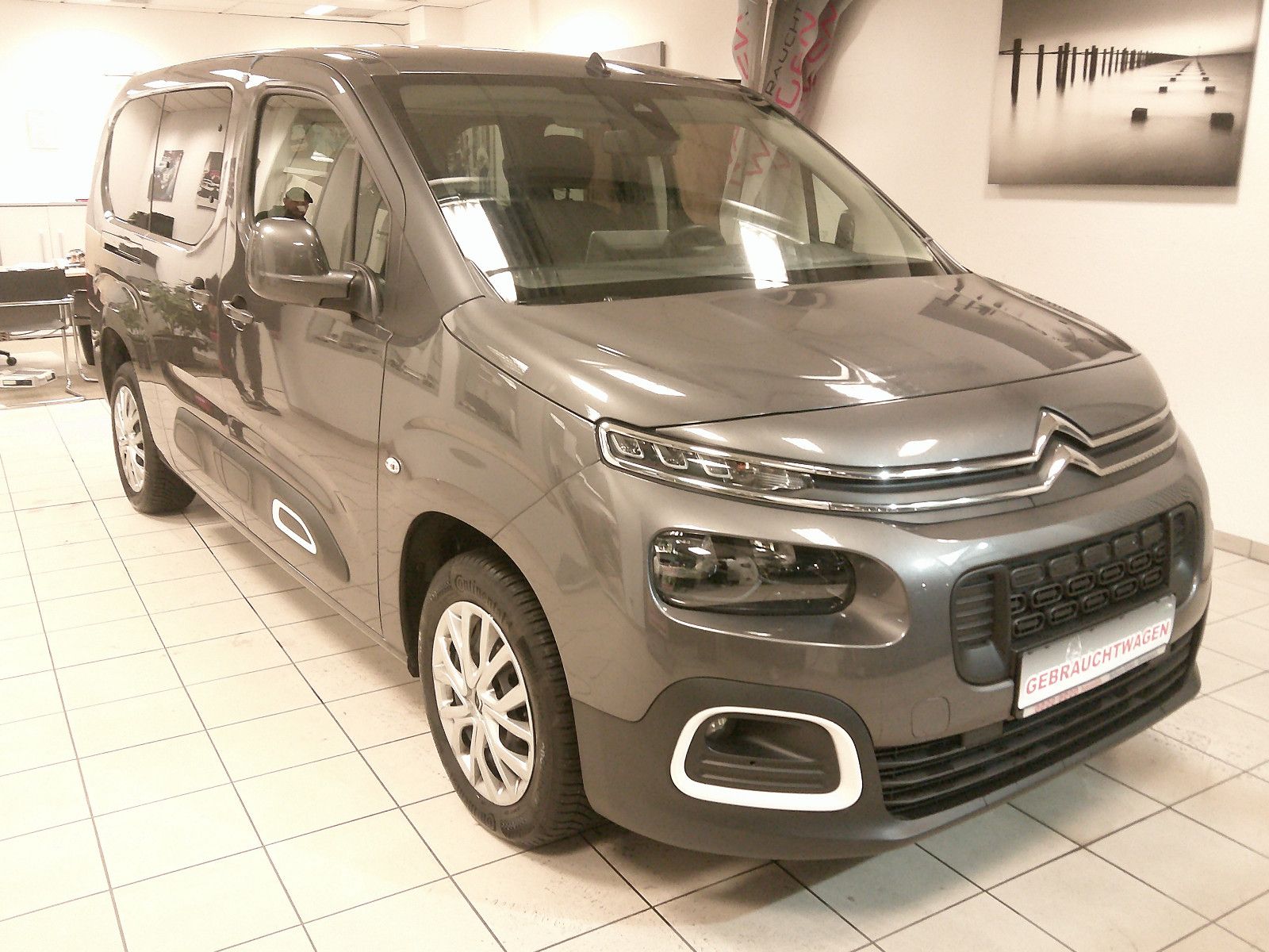 Fahrzeugabbildung Citroën Berlingo Feel XL / 7 Sitze / KLIMA / NAVI