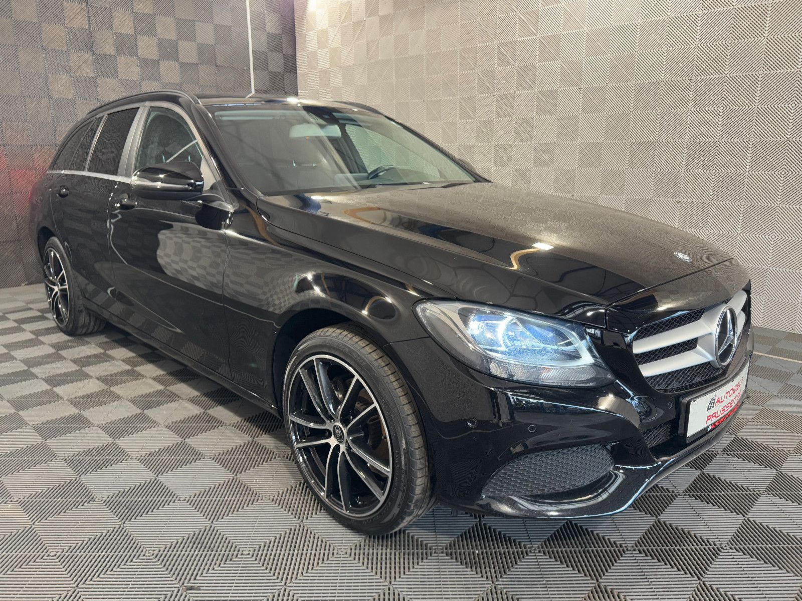 Gebrauchtwagen Mercedes-Benz C 180 C 180 T-Modell*BUSINESS*AUDIO 20-SHZ-NAVI-LM 18" in Horb am Neckar