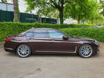 BMW 745 - 10