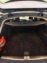 Mercedes-Benz E 200 d T Autom. - - : Blau, Teilleder, Luftfederung