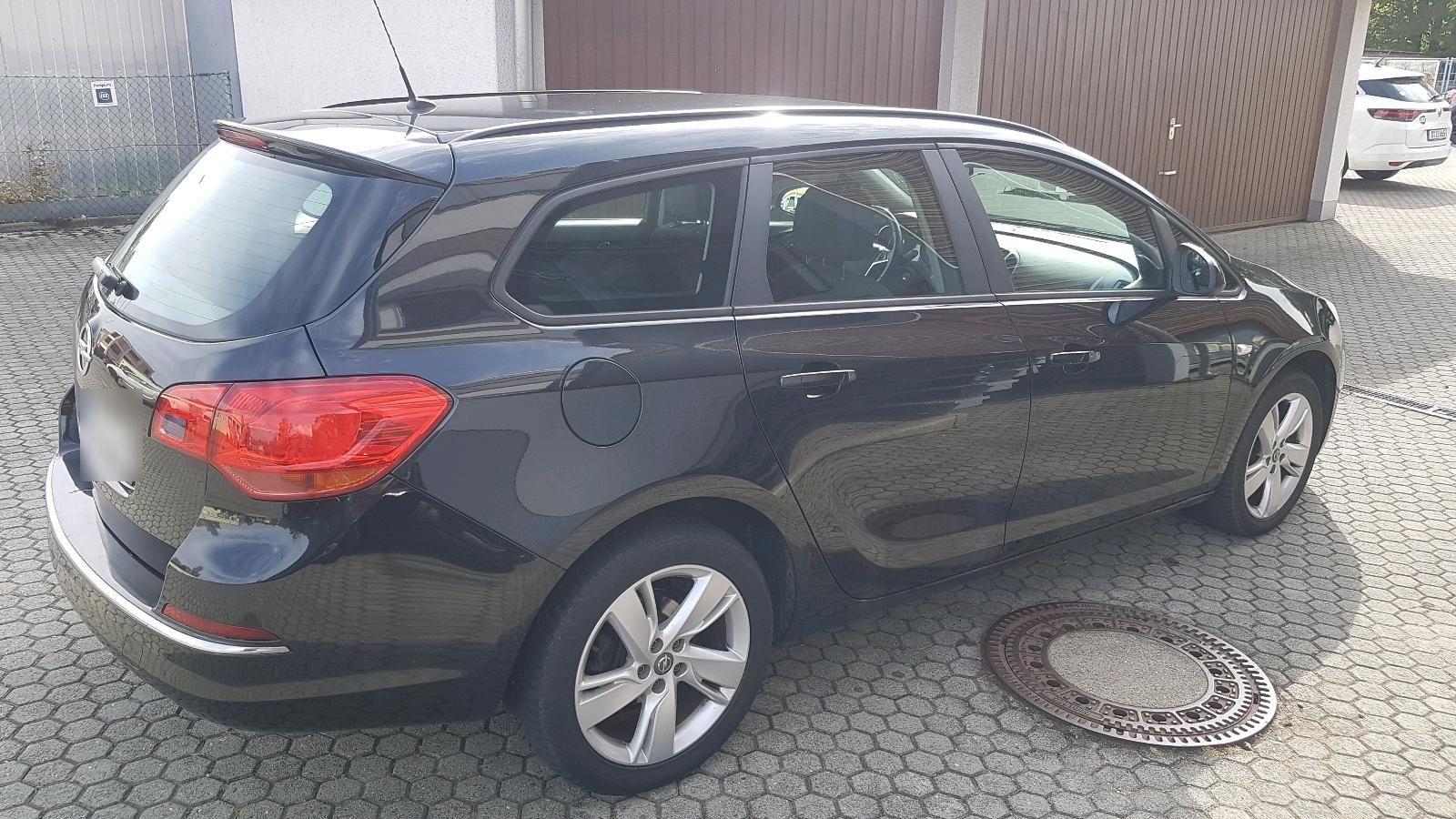Opel Astra 2013 — photo 5