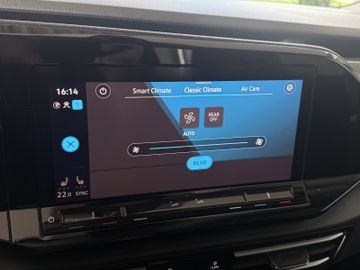 Volkswagen Caddy Maxi 2.0TDI DSG STYLE LED NAV ACC FLÜGEL