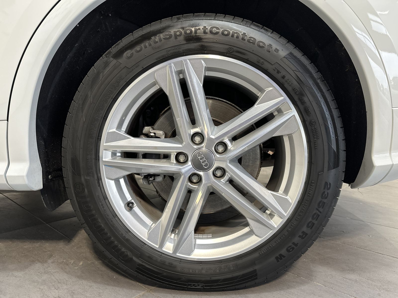 Fahrzeugabbildung Audi Q5 55 TFSIe Qu S-Line NAV+LED+AHK+VCOCK+PANO+SHZ
