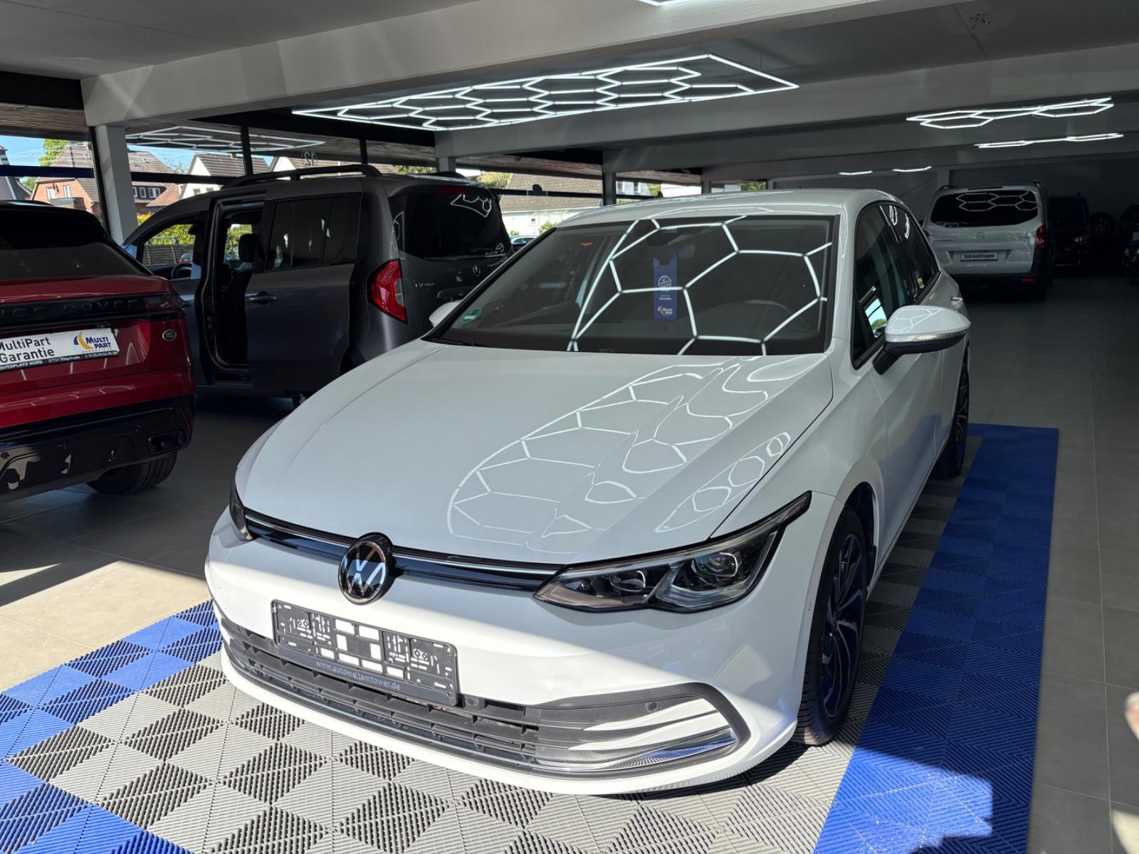 Volkswagen Golf VIII Lim. Active / SHG / Klima