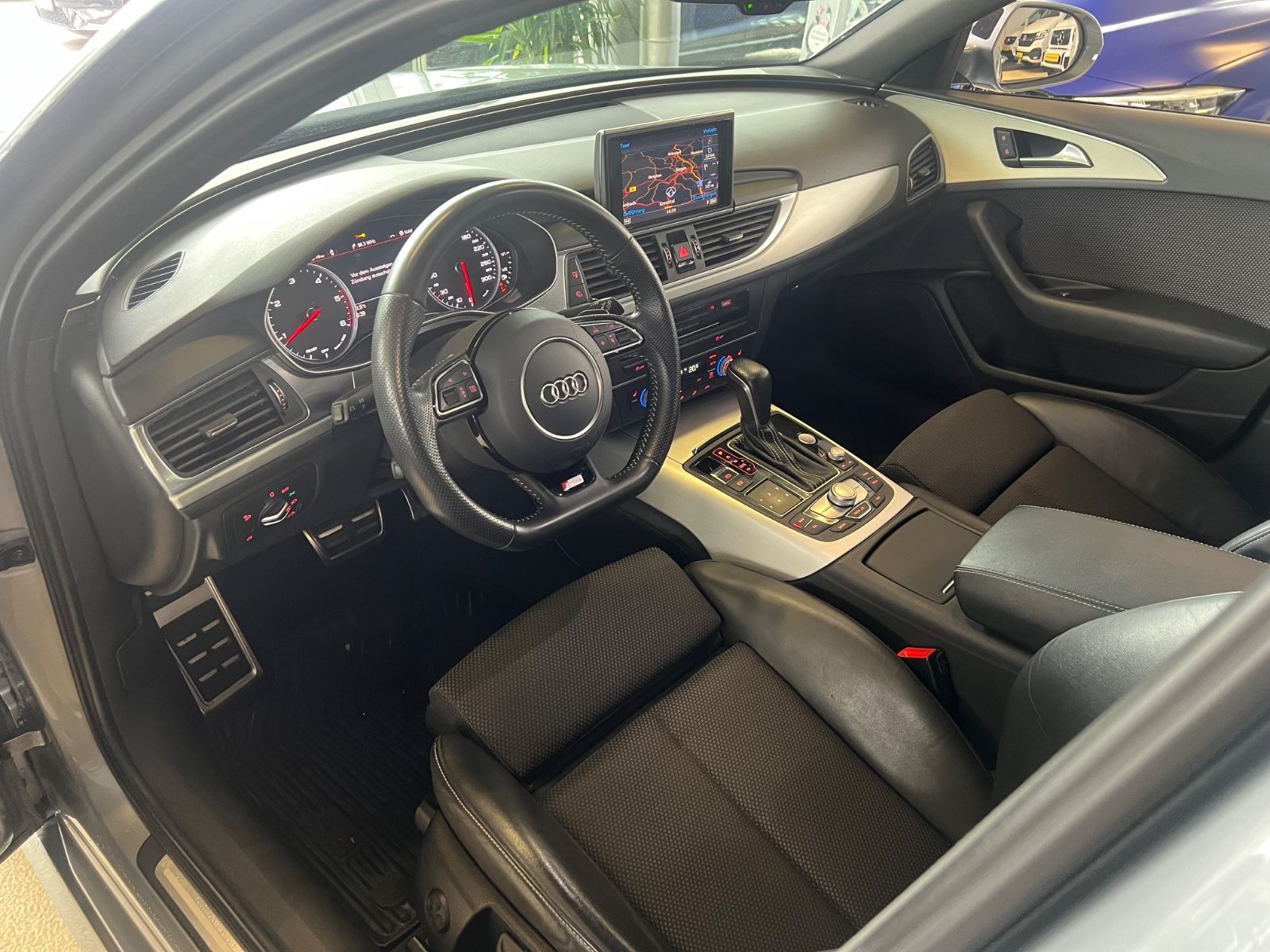 Fahrzeugabbildung Audi A6 Avant 2.0 TDI ultra S Line Plus *MATRIX-LED*