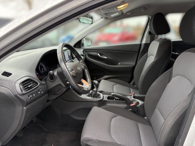 Fahrzeugabbildung Hyundai i30 Select SoKo Navi,Rückfahrkamera,Klimaanlage