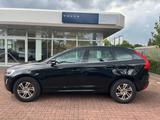 Volvo XC60 D4 Momentum Geartronic - Volvo XC60: Schwarz