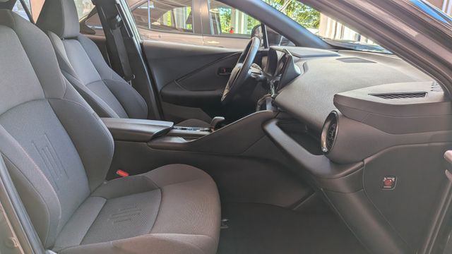 Fahrzeugabbildung Toyota C-HR 1.8 FWD Team Deutschland KlimaA,Navi,SHZ
